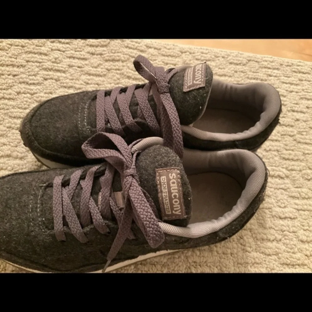 Saucony Madewell special edition sneakers♥️ - Picture 3 of 9